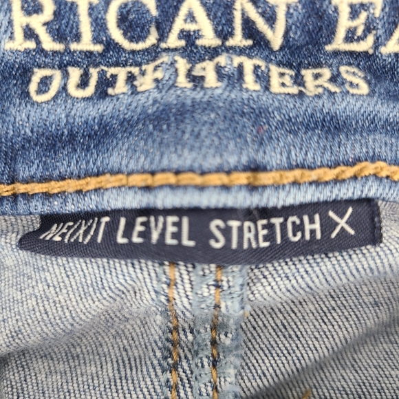American Eagle Hi Rise Shortie Medium Wash Shorts - Picture 6 of 9